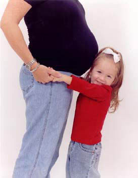 11-18-02maia&babybelly