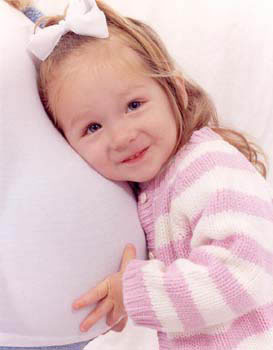 11-18-02maia&babybelly2